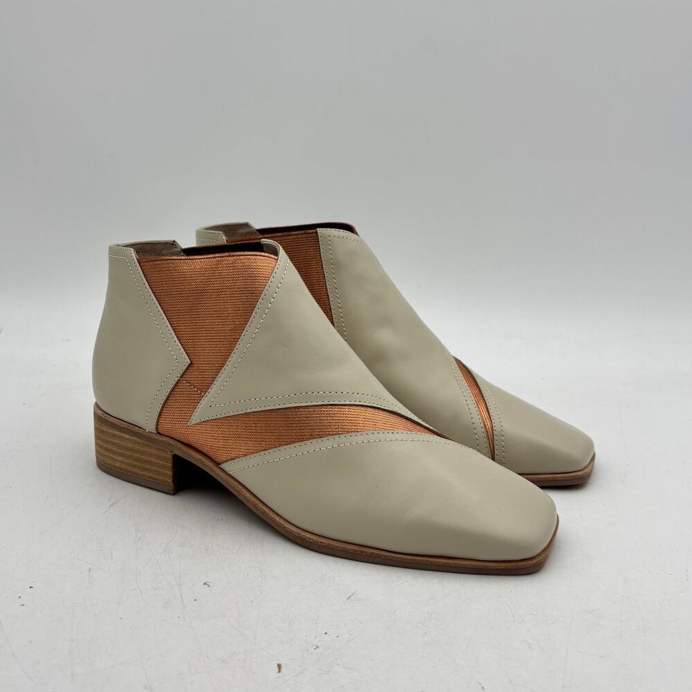 Intentionally Blank Strike Chelsea Leather Boots Women's 38 US 8 EUC Minimalist